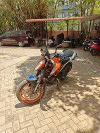 Orange KTM Duke 390