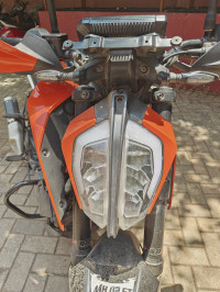 Orange KTM Duke 390