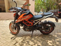 Orange KTM Duke 390