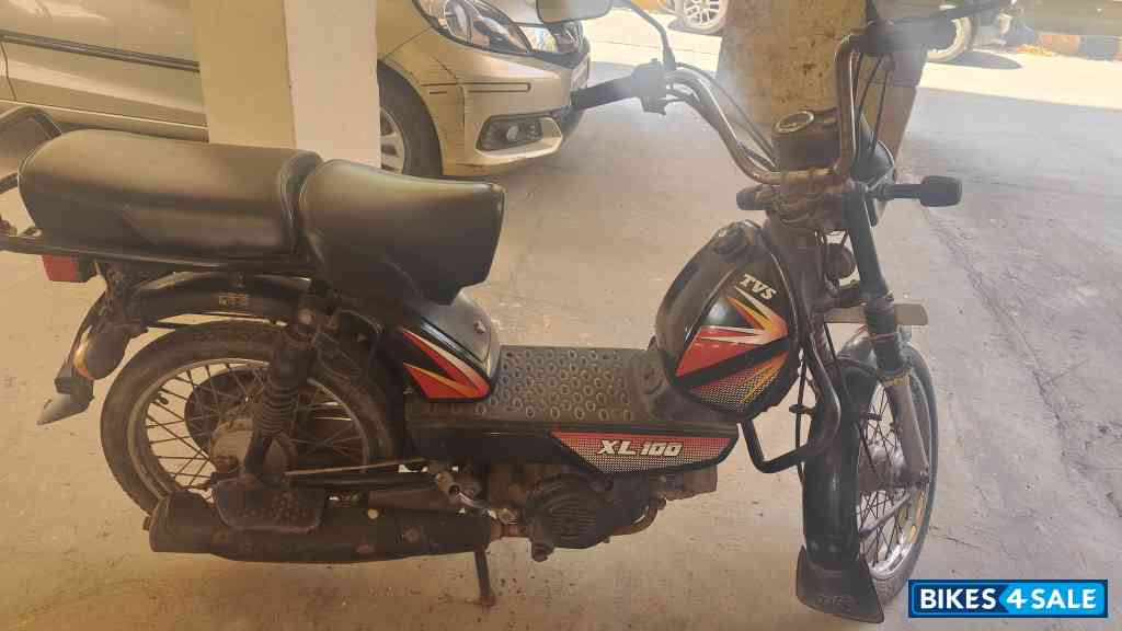 Black TVS XL 100