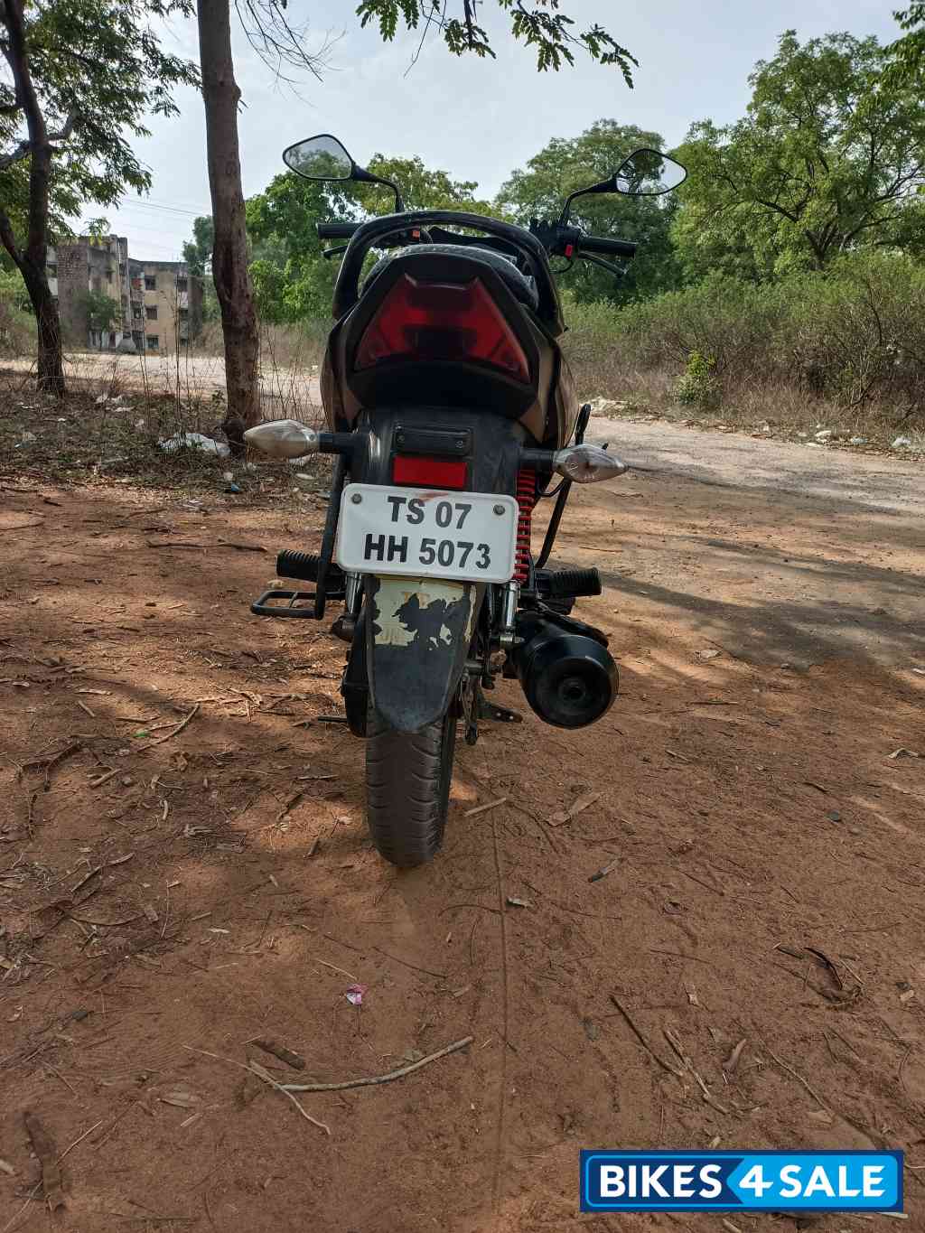 Black With Heavy Grey Hero Glamour 125