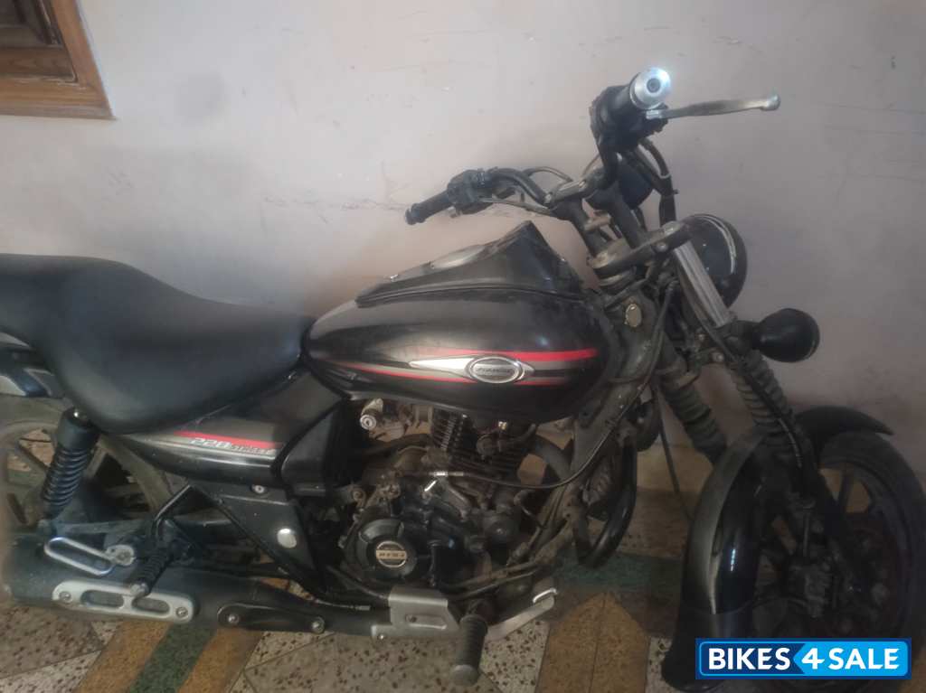 Bajaj Avenger Street 220
