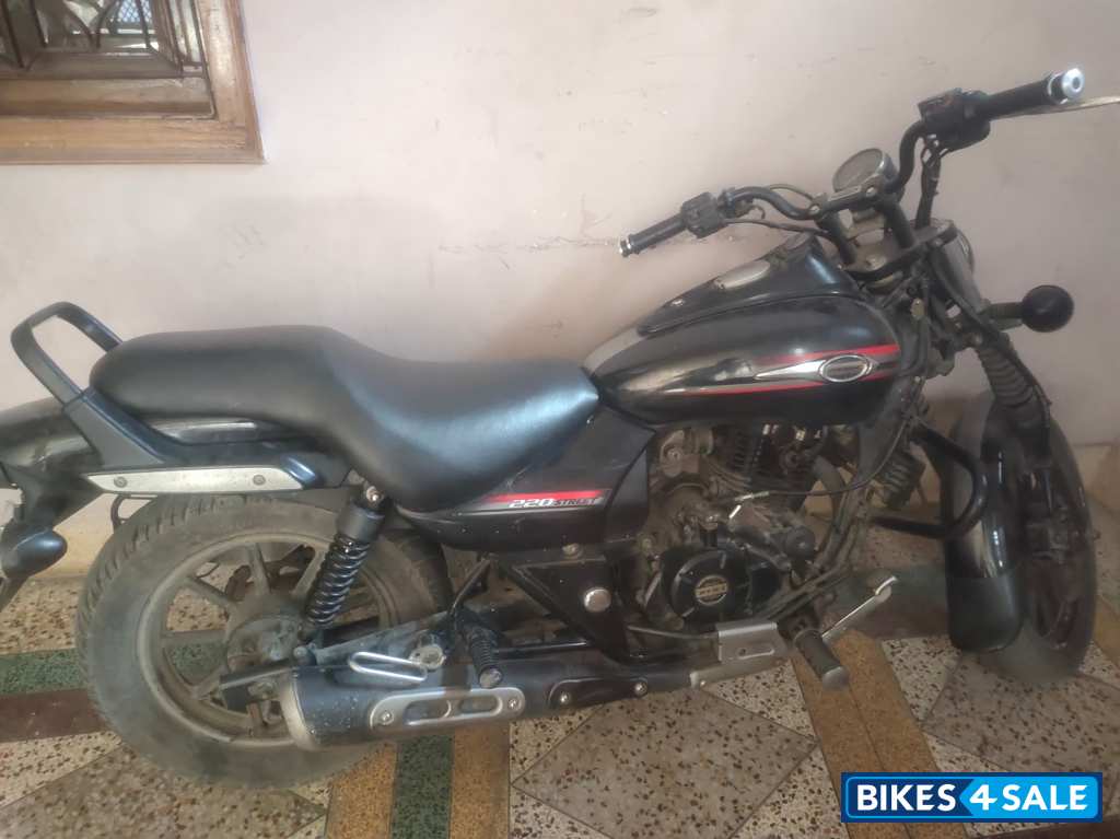 Bajaj Avenger Street 220