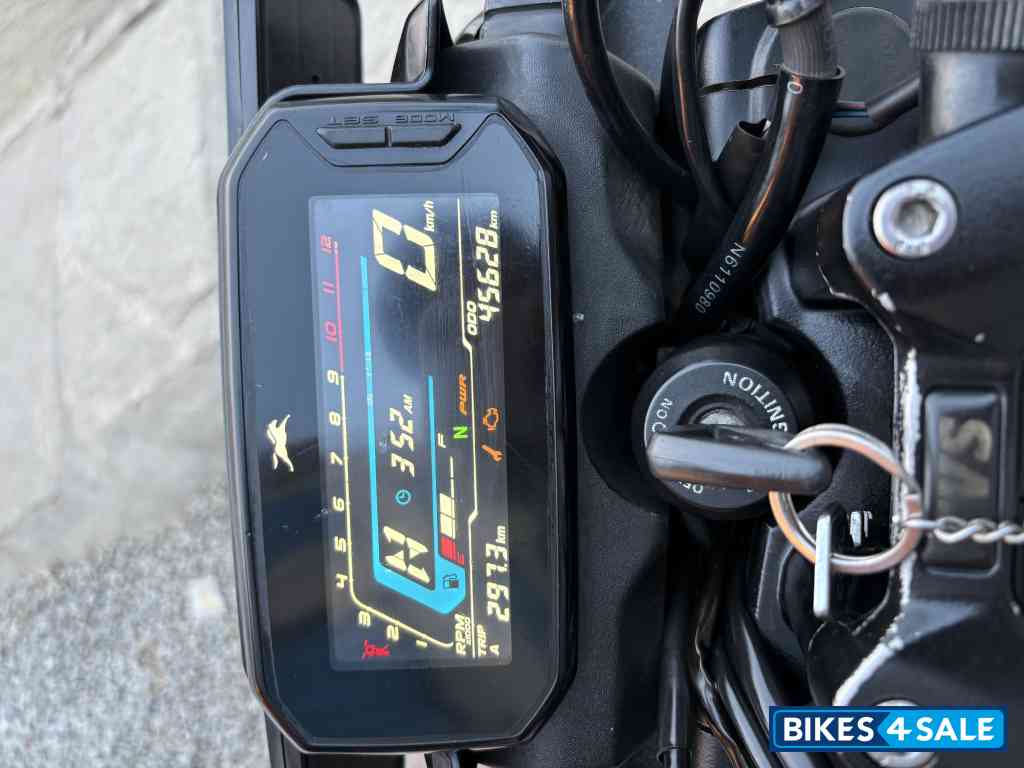Black TVS Raider 125