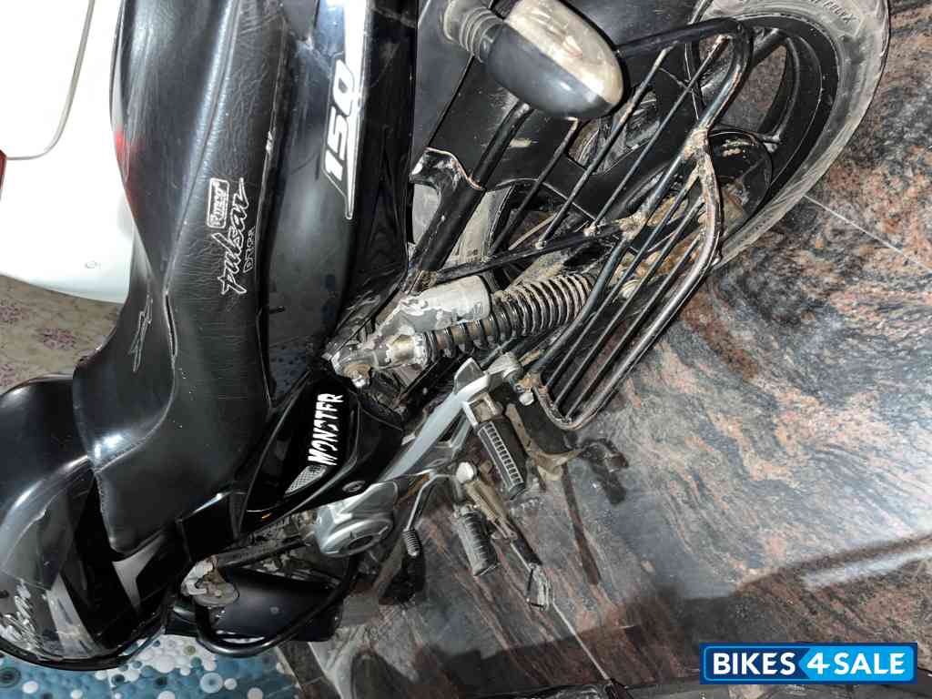 Black Bajaj Pulsar 150