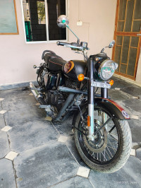 Black Royal Enfield Classic 350 BS VI
