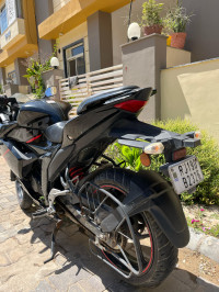 Black Suzuki Gixxer SF