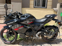 Black Suzuki Gixxer SF