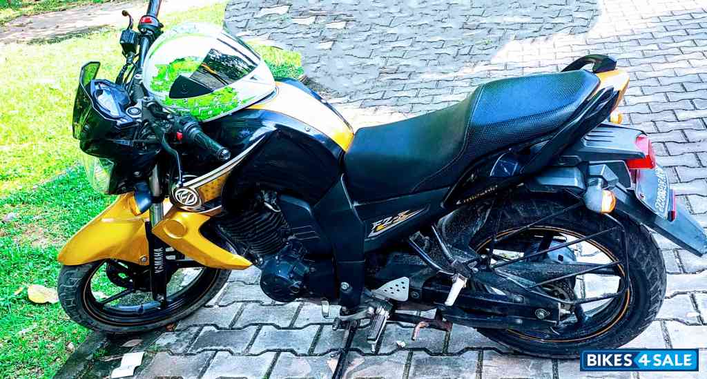 Yamaha FZ-S