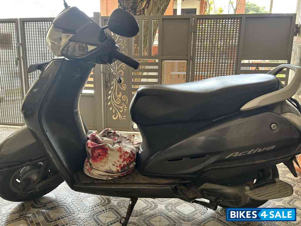 Grey Honda Activa
