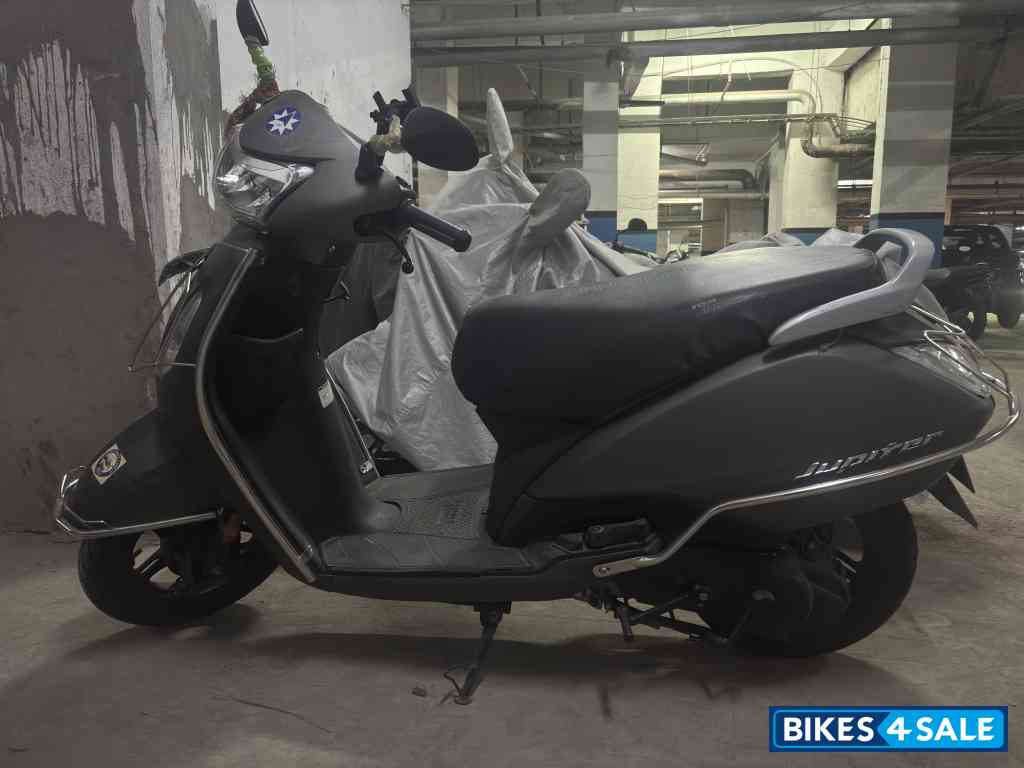 Grey TVS Jupiter BS6