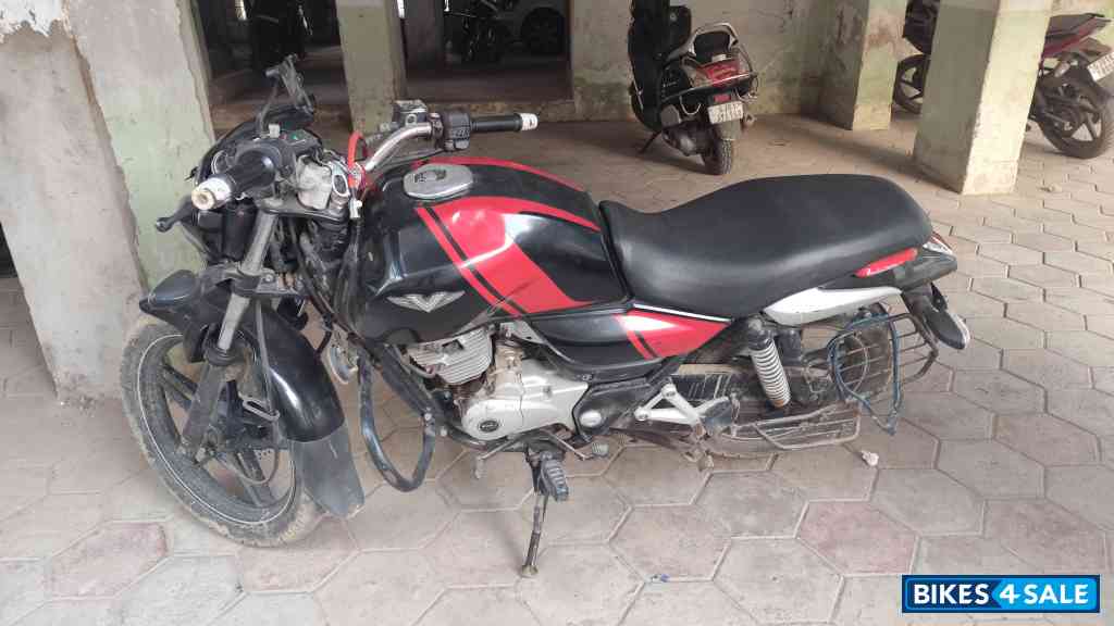 Bajaj V15