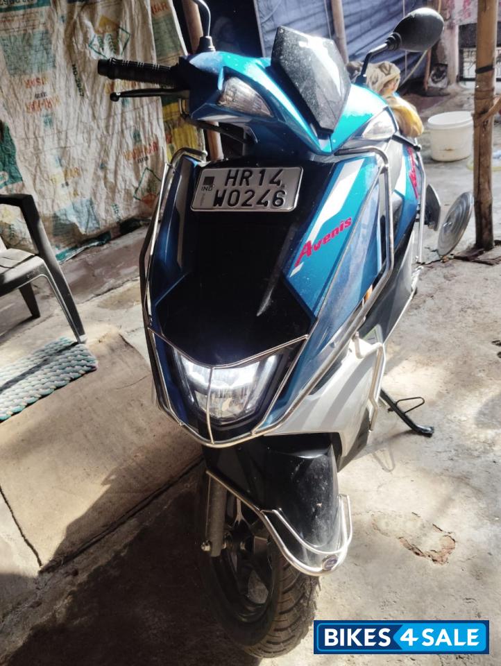 Metallic Sonic Silver Suzuki Avenis 125 Race Edition Metallic Sonic Silver Suzuki Avenis 125 Race Edition