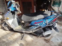 Metallic Sonic Silver Suzuki Avenis 125 Race Edition