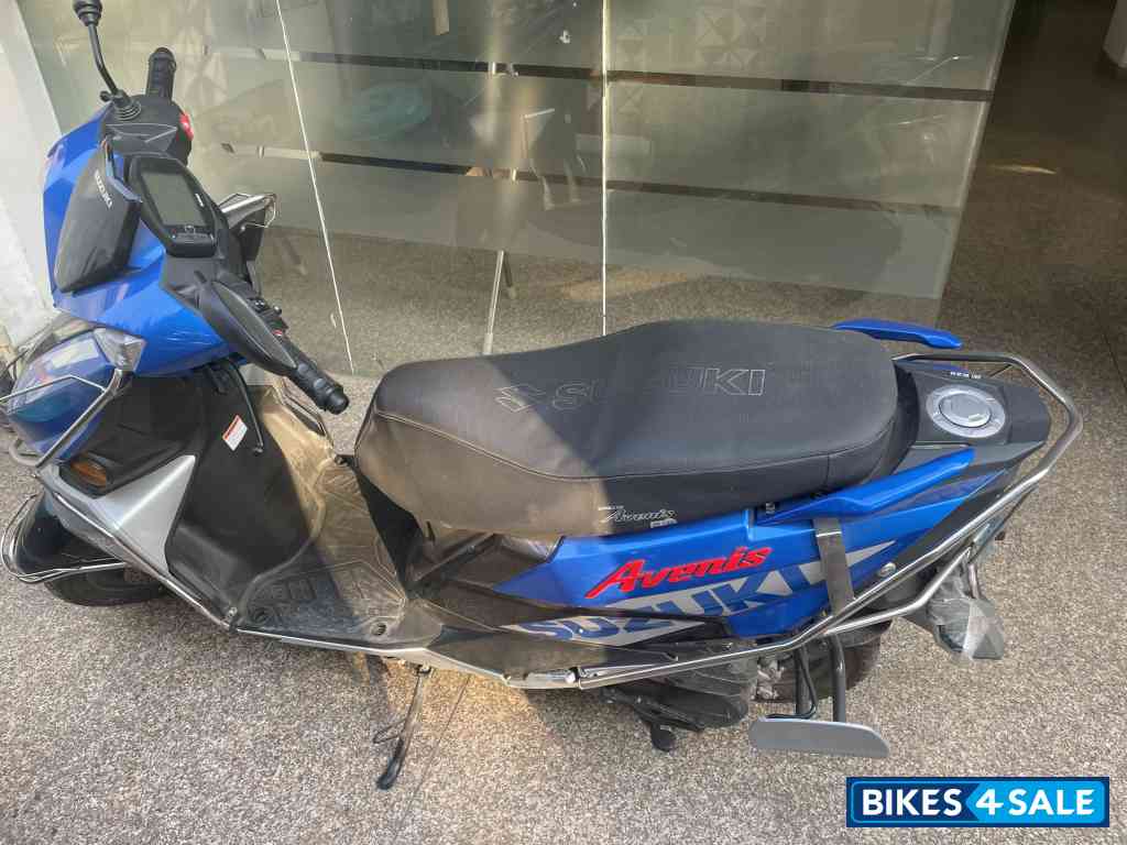 Metallic Sonic Silver Suzuki Avenis 125 Race Edition Metallic Sonic Silver Suzuki Avenis 125 Race Edition