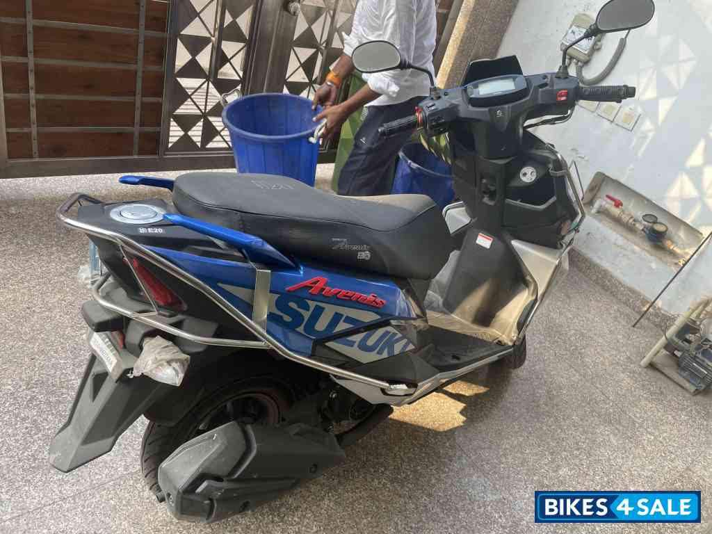 Metallic Sonic Silver Suzuki Avenis 125 Race Edition Metallic Sonic Silver Suzuki Avenis 125 Race Edition