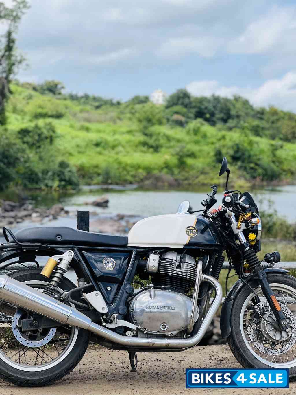 Black & White Royal Enfield Continental GT 650 Black & White Royal Enfield Continental GT 650