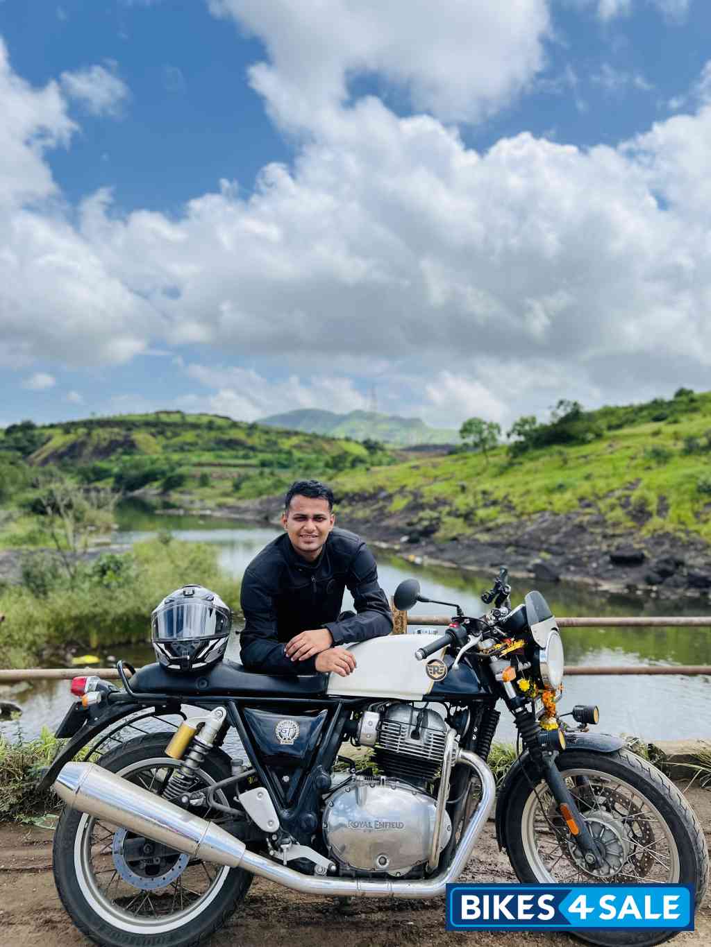 Black & White Royal Enfield Continental GT 650 Black & White Royal Enfield Continental GT 650