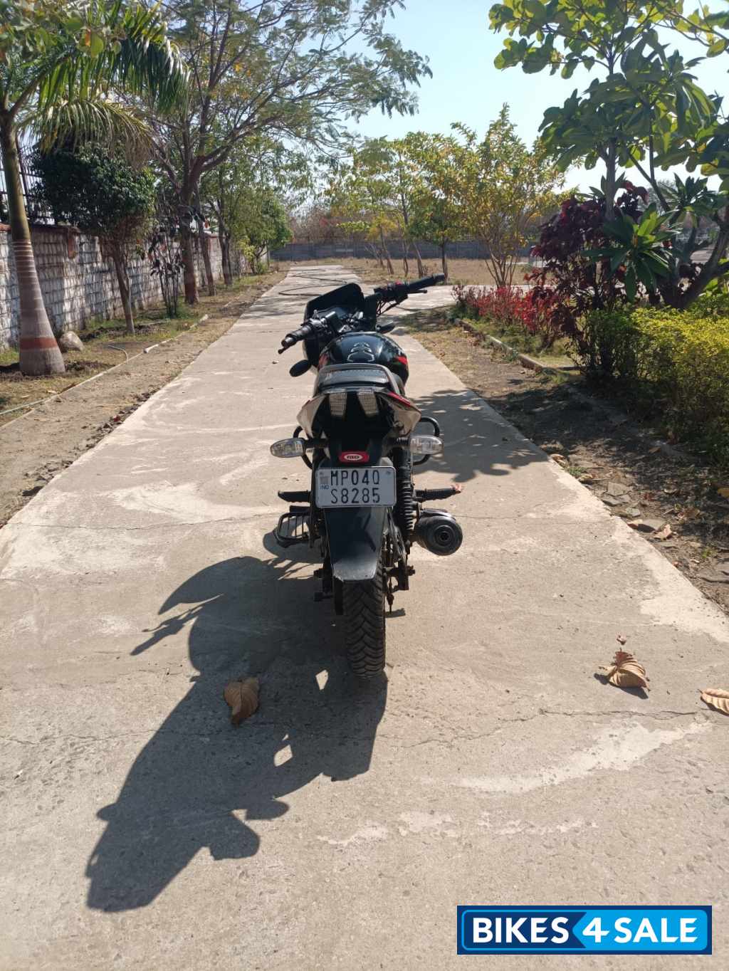 Black Bajaj Pulsar 150