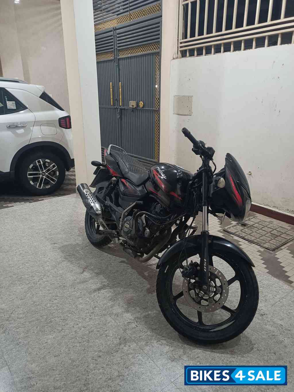 Black Bajaj Pulsar 150