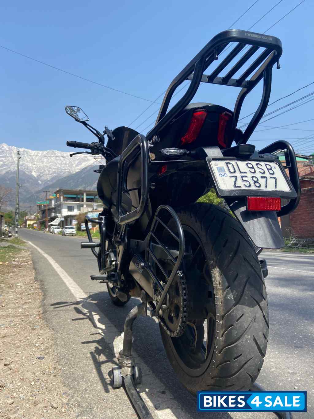 Black Bajaj Dominar 400 ABS BS6