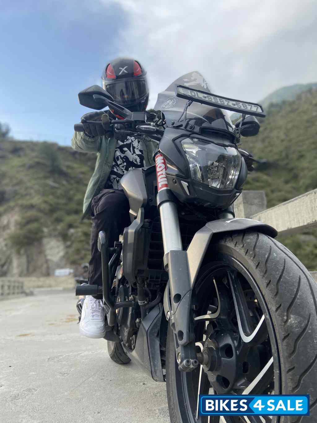 Black Bajaj Dominar 400 ABS BS6