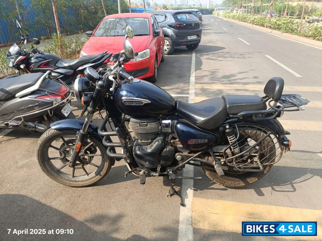 Blue Royal Enfield Meteor 350 Stellar