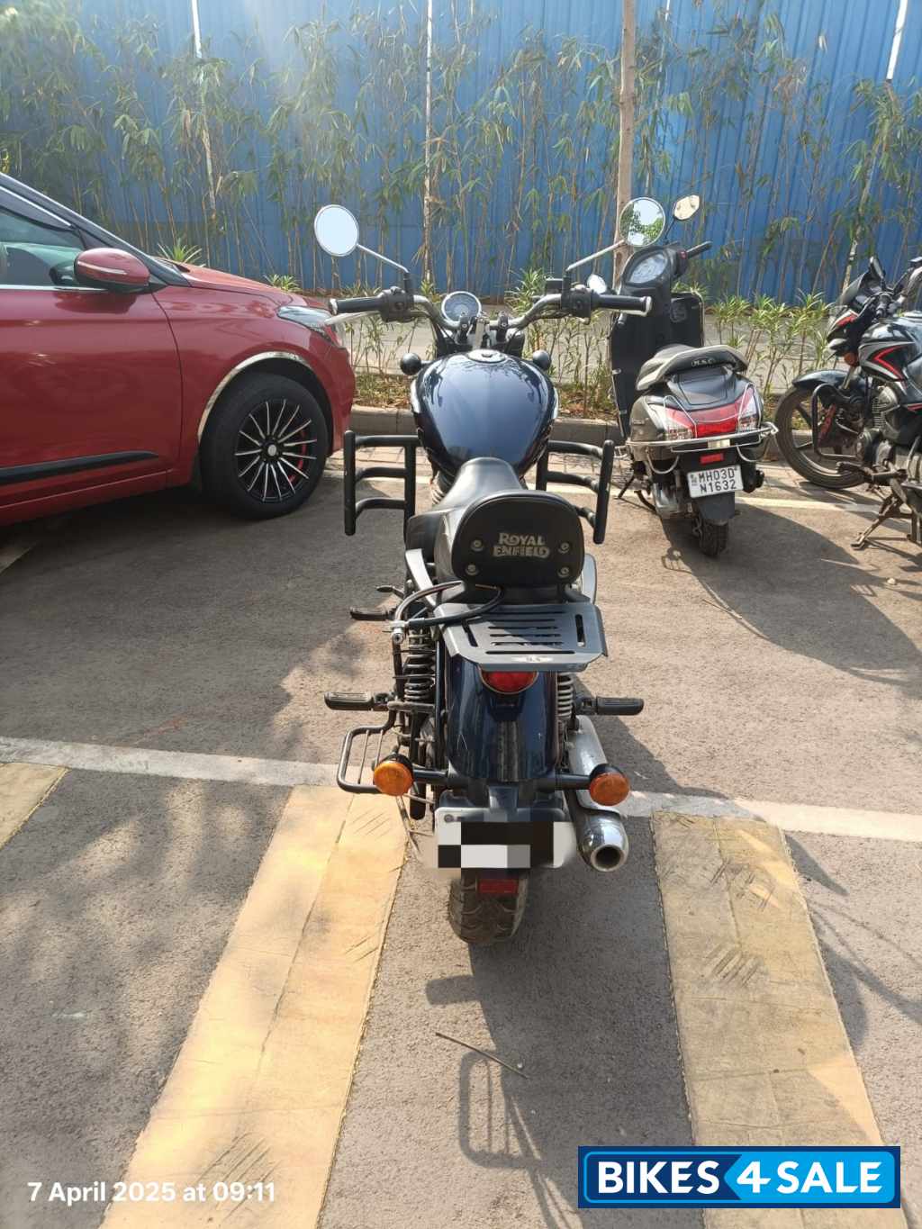 Blue Royal Enfield Meteor 350 Stellar