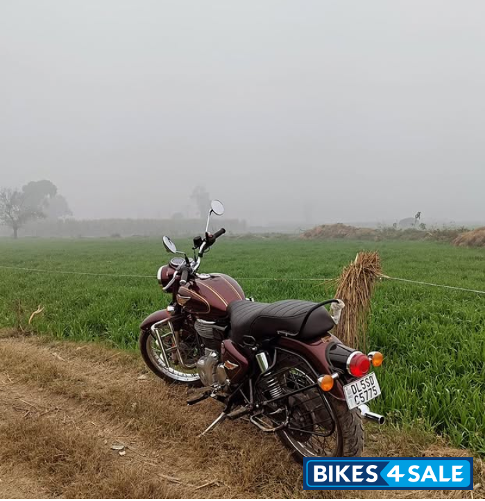 Maroon Royal Enfield Bullet Standard 350
