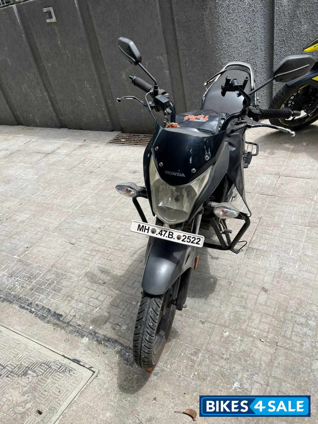 Black Honda CB Unicorn 160