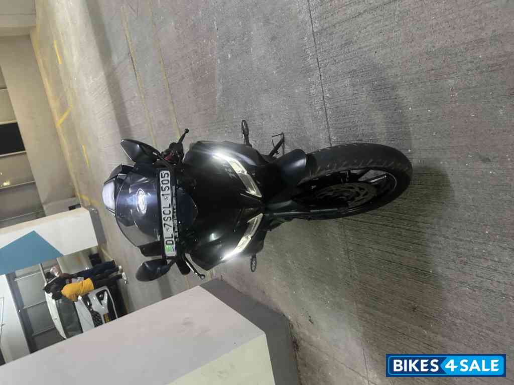 Met Black Yamaha YZF R15 V3