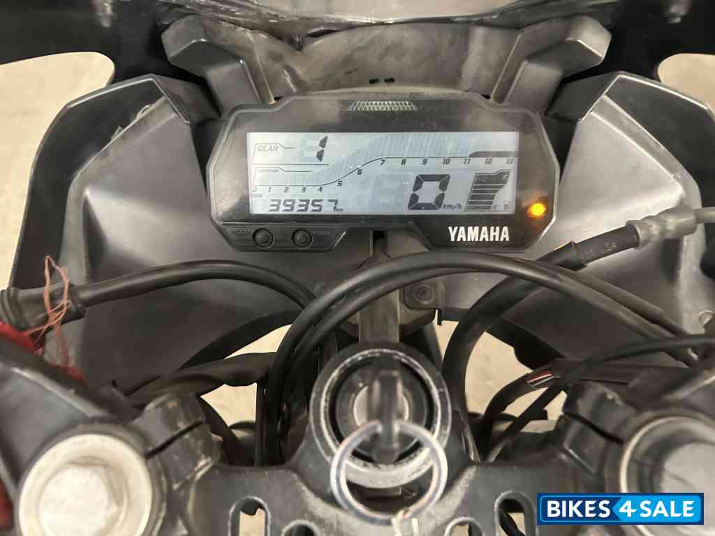 Met Black Yamaha YZF R15 V3