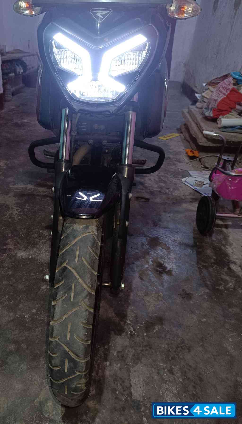 TVS Raider Split Seat