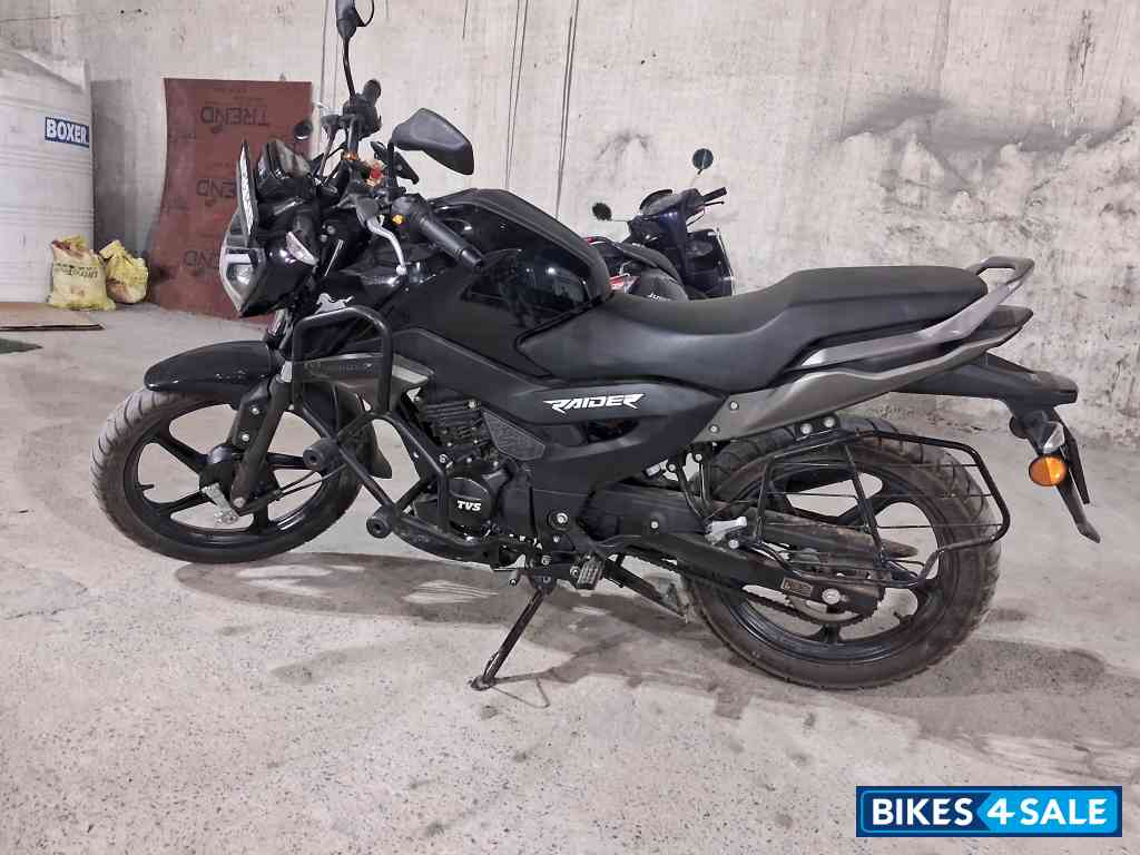 Wicked Black TVS Raider 125 Drum