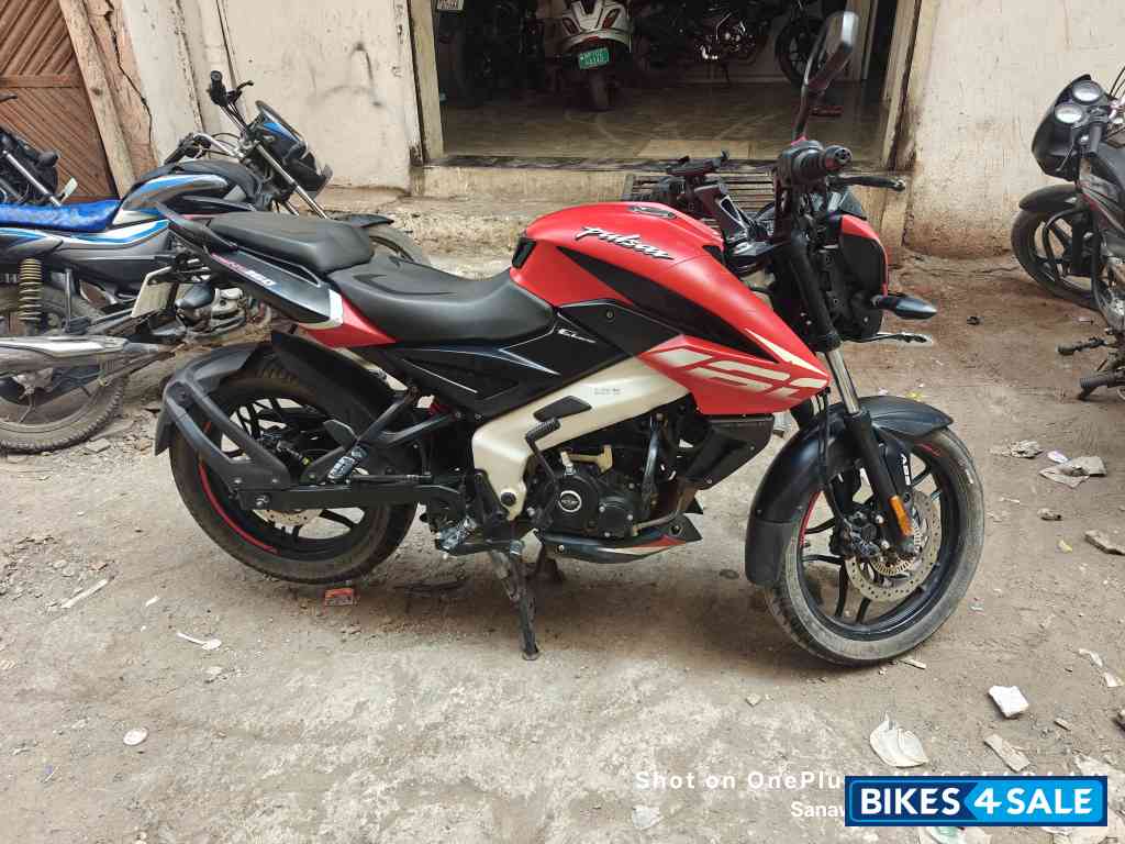 Red Bajaj Pulsar NS 160 BS6