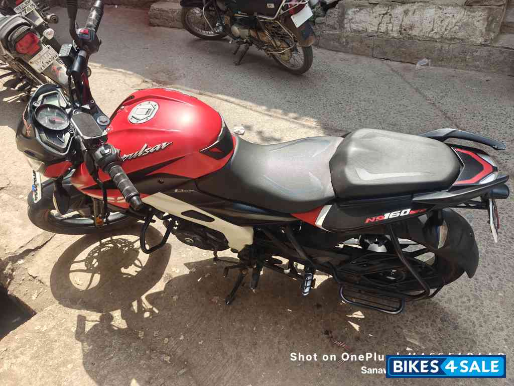 Red Bajaj Pulsar NS 160 BS6