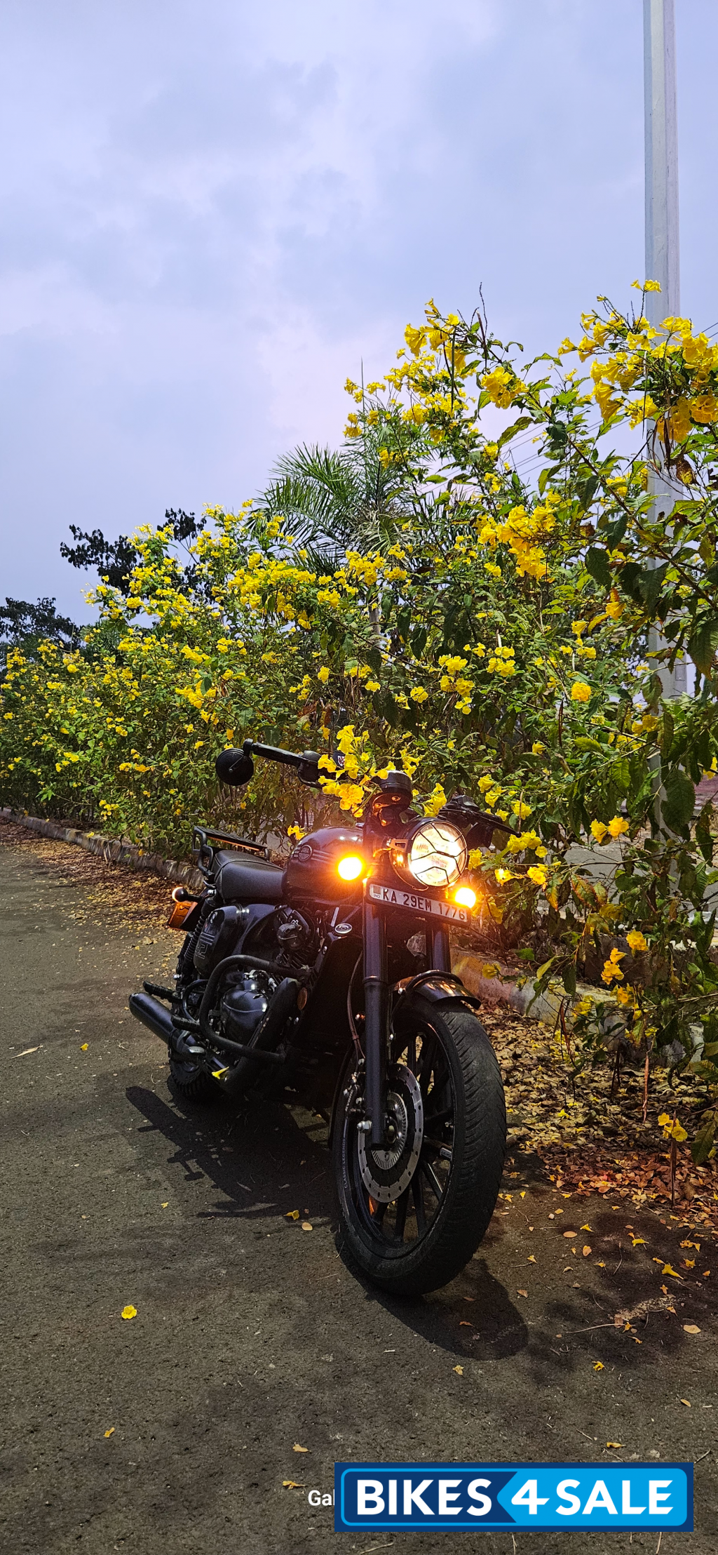 Jawa 42 Dual Channel ABS AllStar Black