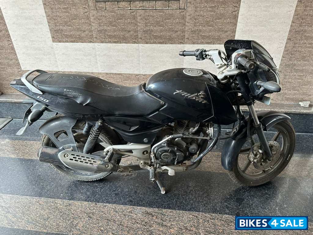 Black Bajaj Pulsar 150 DTSi