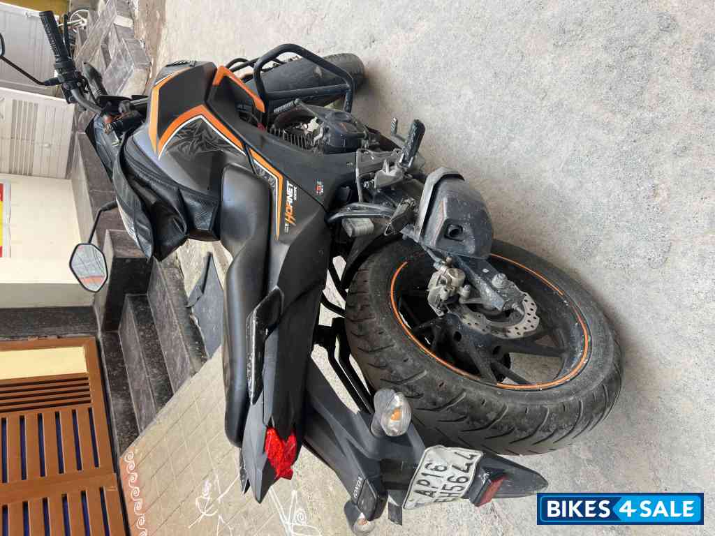 Honda CB Hornet 160R