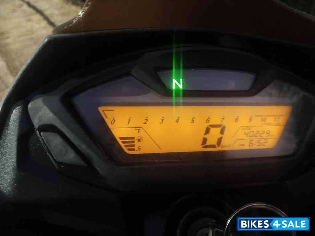 White Honda CB Hornet 160R White Honda CB Hornet 160R