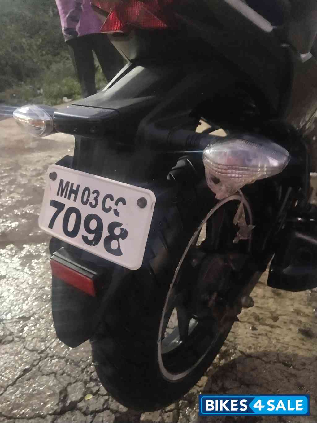 White Honda CB Hornet 160R White Honda CB Hornet 160R