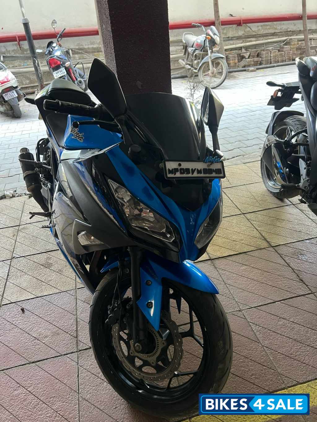 Kawasaki Ninja 300 BS6