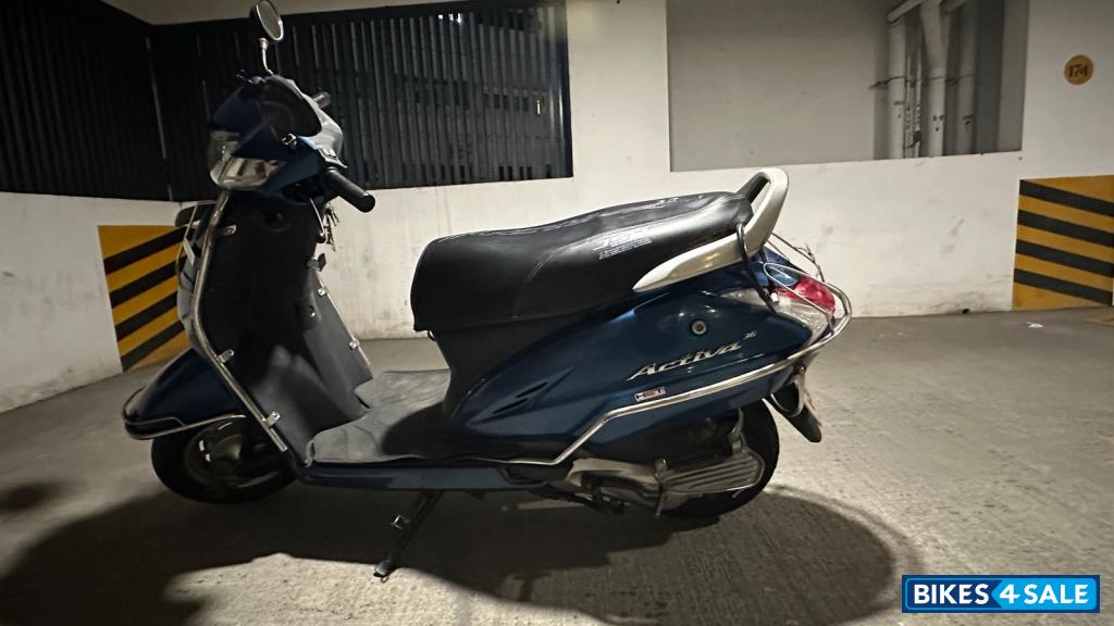 Blue Honda Activa 3G