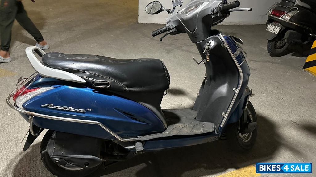 Blue Honda Activa 3G