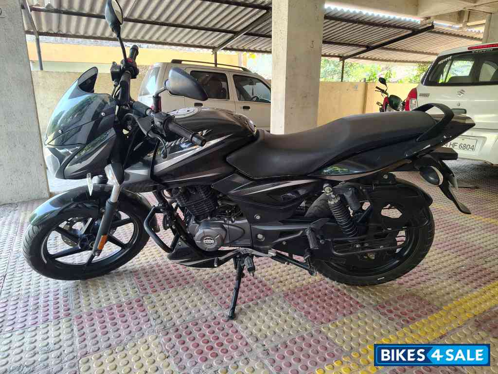 Black Silver Bajaj Pulsar 150 BS6