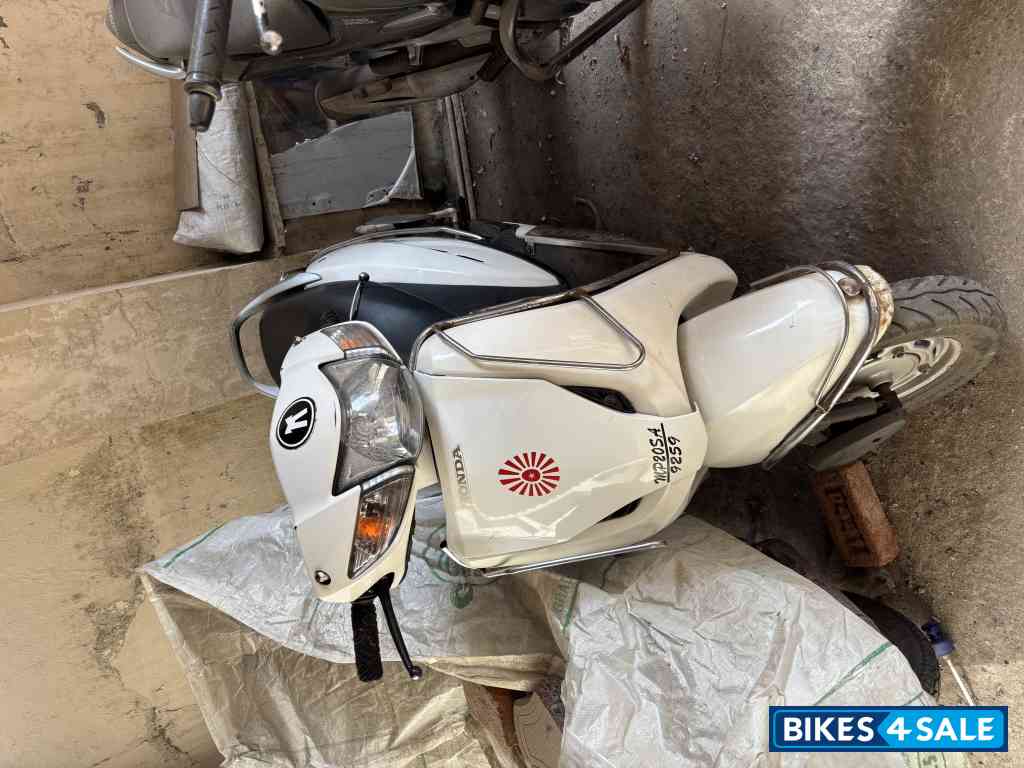 White Honda Activa