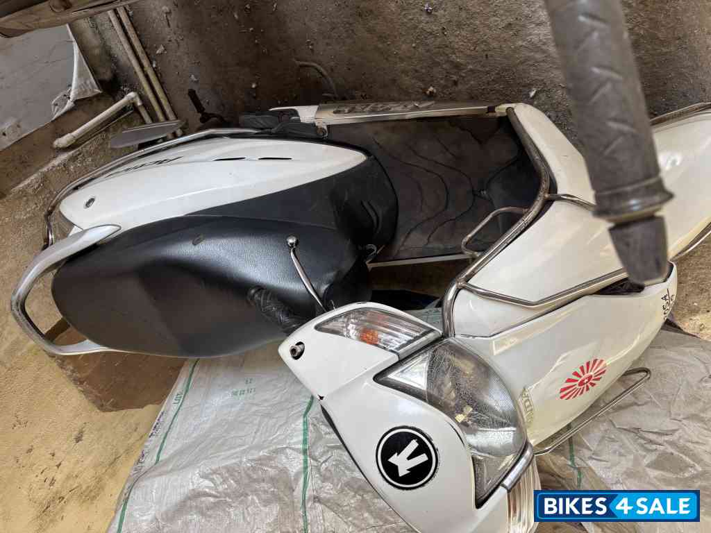 White Honda Activa