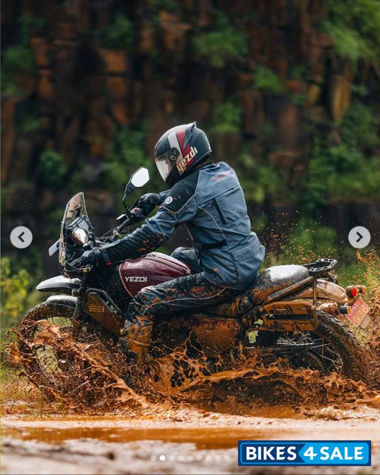 Yezdi Adventure Matte 2024