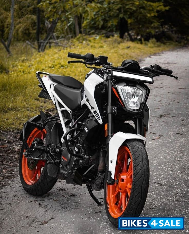 White KTM Duke 200