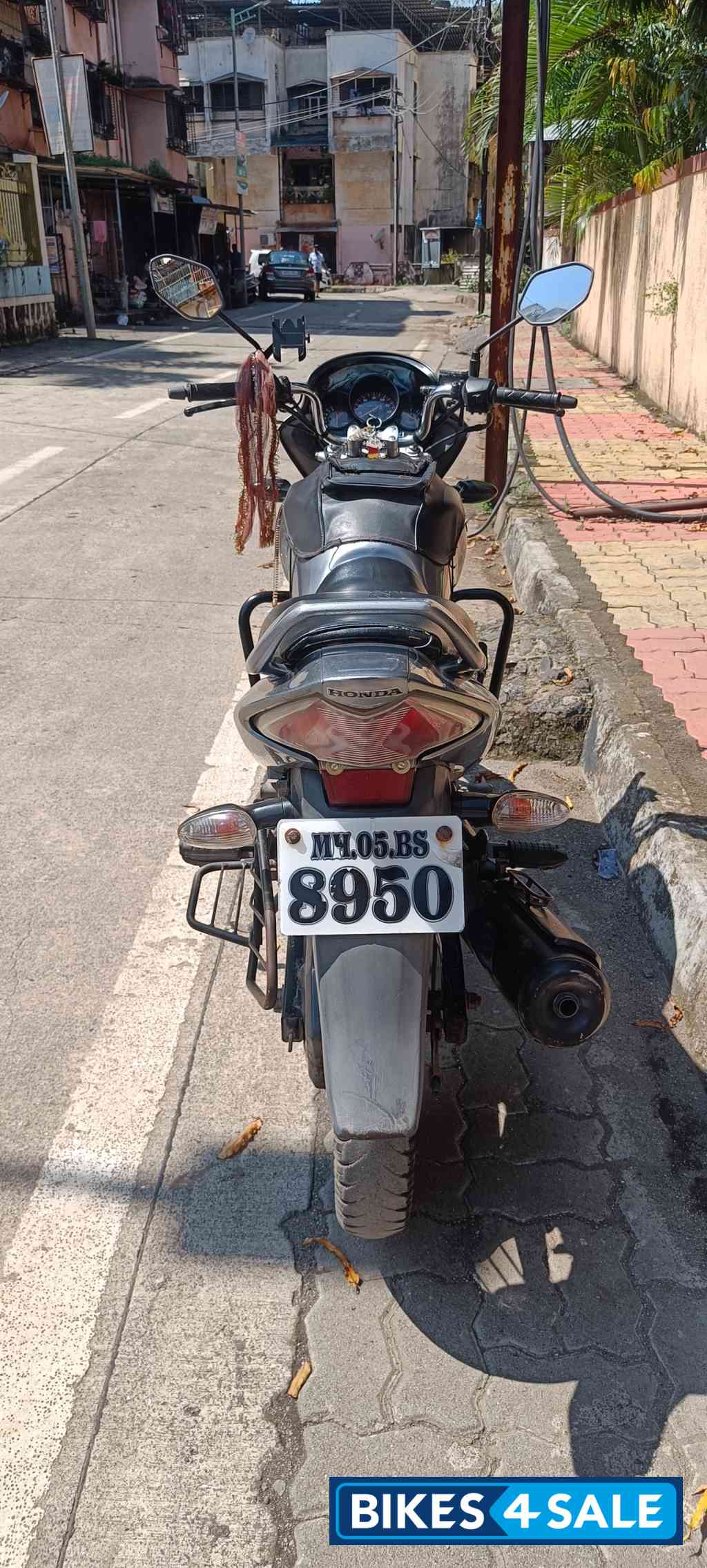 Silver Honda CB Unicorn